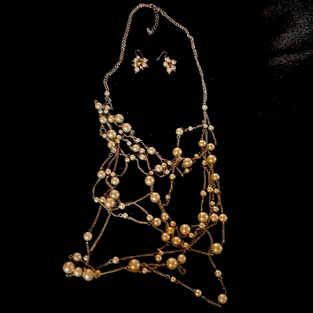 Vintage Faux pearl and silver tone necklace and earring set